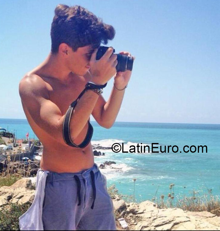 Date this happy United States man Leo from New York US16180