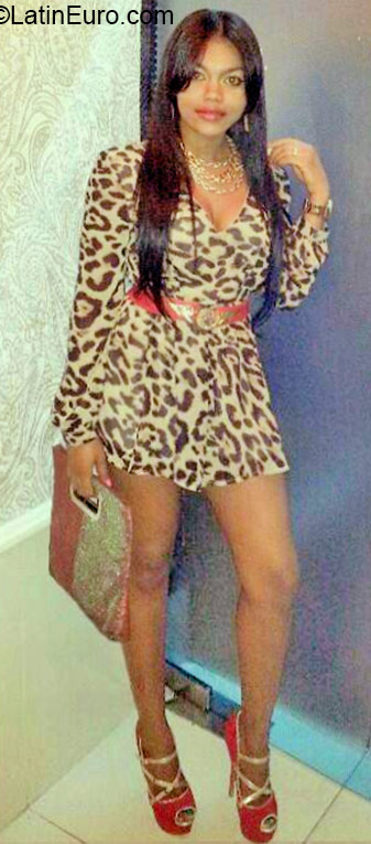 Date this good-looking United States girl Crisbal from Miami US16197