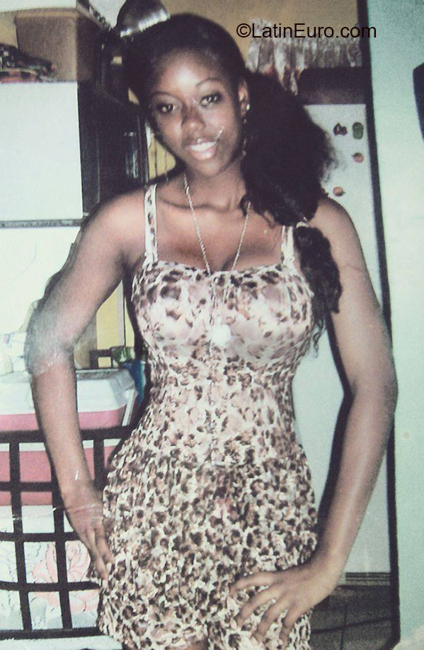Date this hot Jamaica girl Kayla from Kingston JM2083