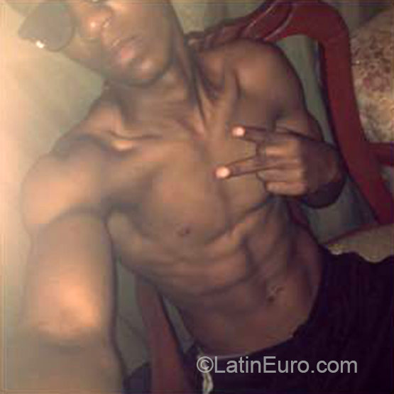 Date this tall Dominican Republic man Antoni from Santiago DO22495