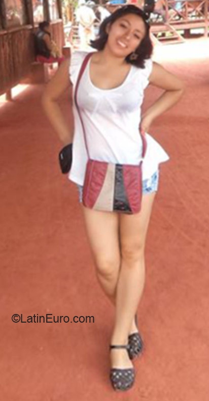Date this gorgeous Peru girl Fabiola from Lima PE1062