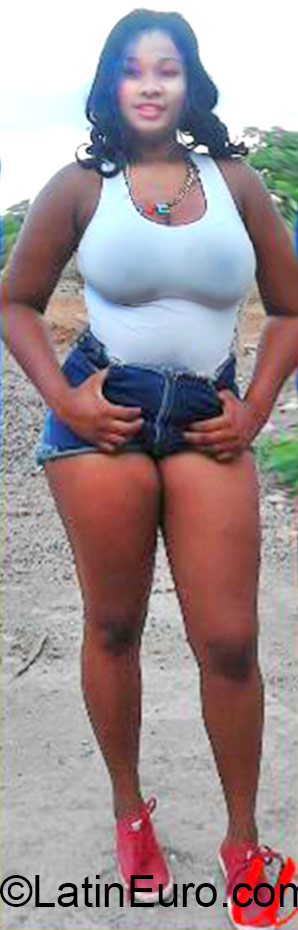 Date this happy Jamaica girl Marie from Kingston JM2096