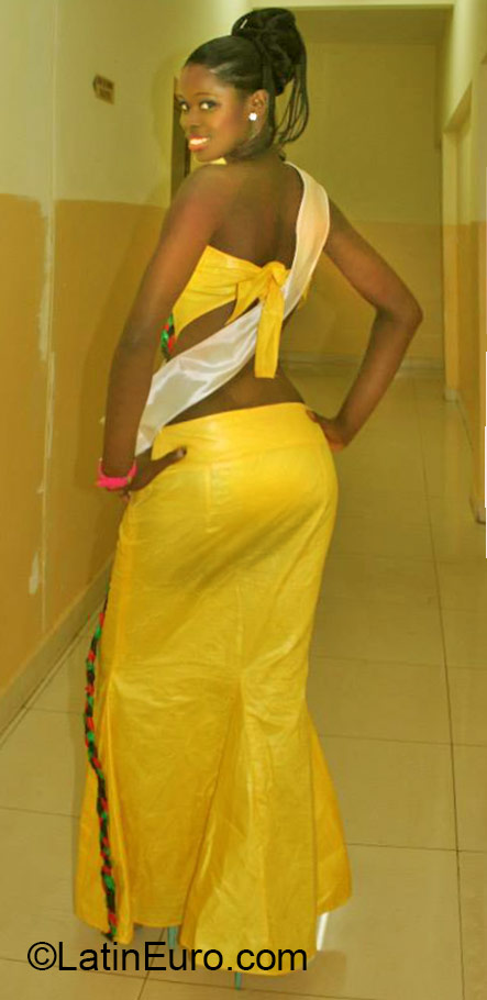 Date this exotic Brazil girl Wini from Fortaleza BR9395