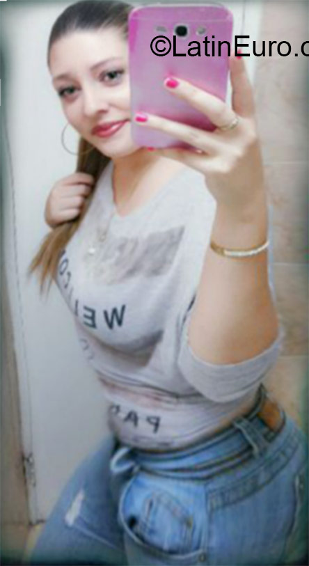 Date this sultry Panama girl Yahria from Panama City PA638