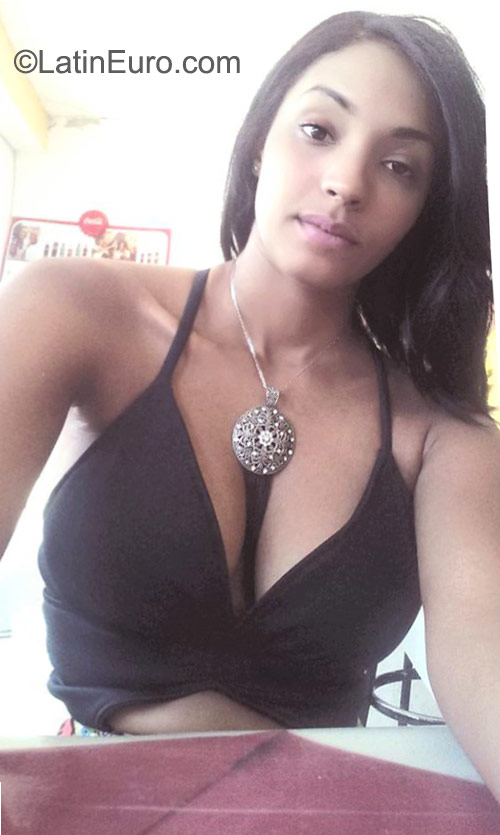 Date this young Dominican Republic girl Carlina from San francisco de macoris DO22883