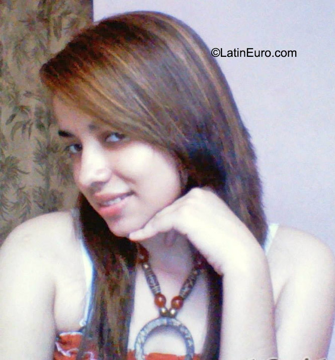 Date this nice looking Honduras girl Claritza from Choluteca HN1628