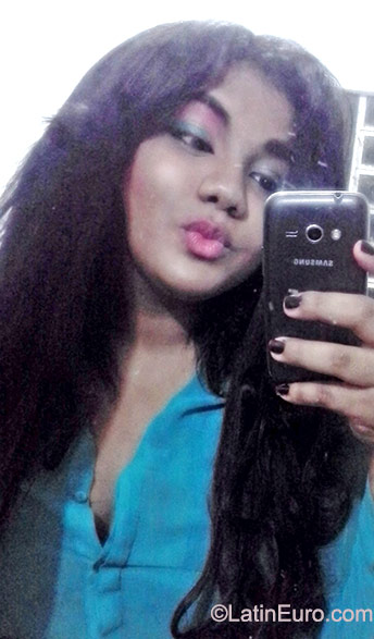 Date this happy Brazil girl Raysa from Recife BR9421