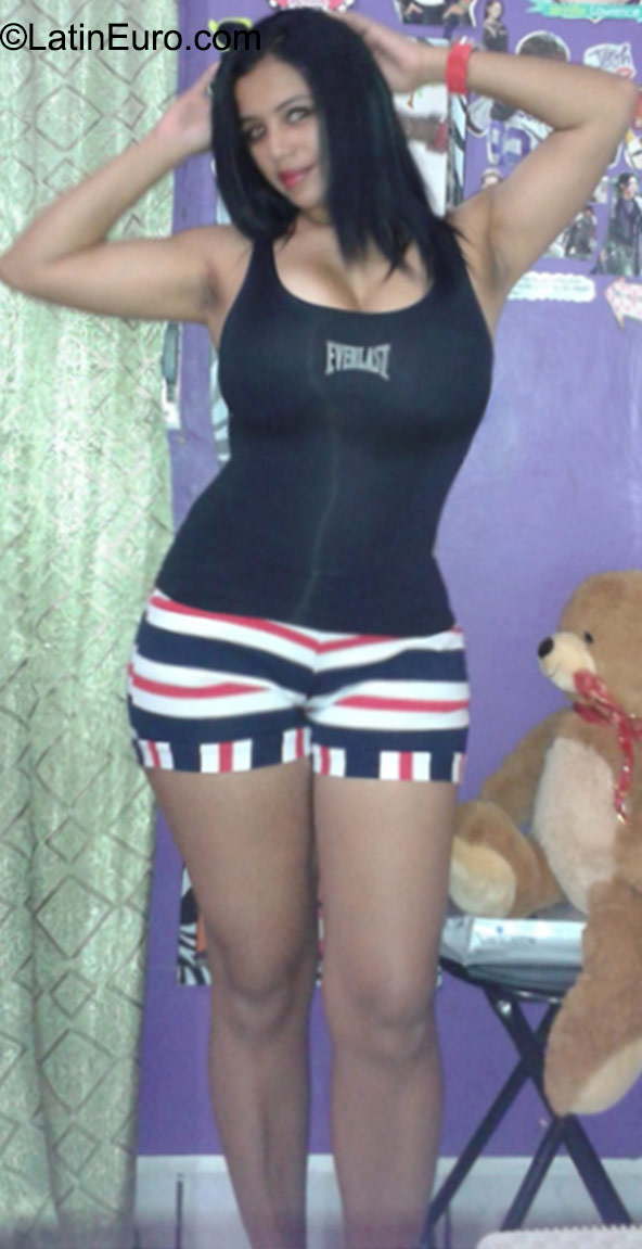 Date this georgeous Honduras girl Nilda from Olanchito HN2571
