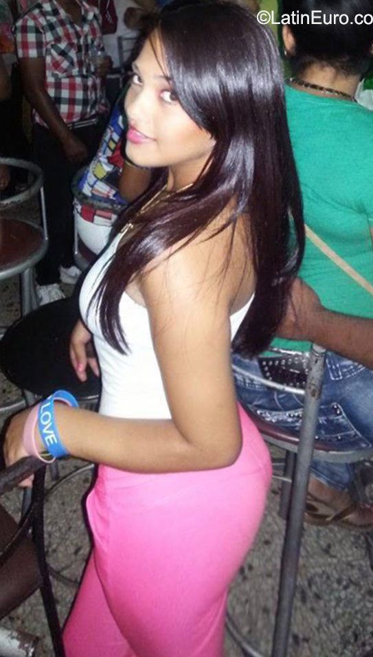 Date this fun Dominican Republic girl Yani from San Francisco De Macoris DO23010