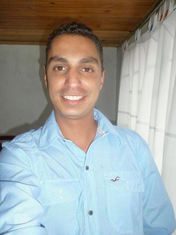 Date this pretty Colombia man David from Manizales CO17958