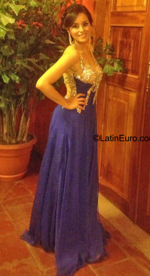 Date this happy Honduras girl Iveth from Comayagua HN1688