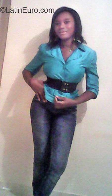 Date this lovely Dominican Republic girl Guita from Punta Cana DO23236