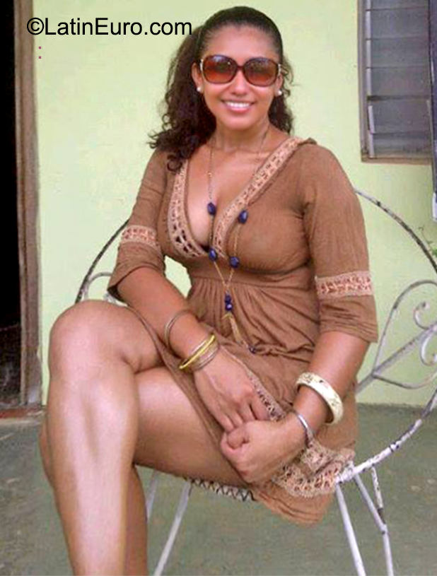 Date this foxy Panama girl Cecil from Panama City PA700