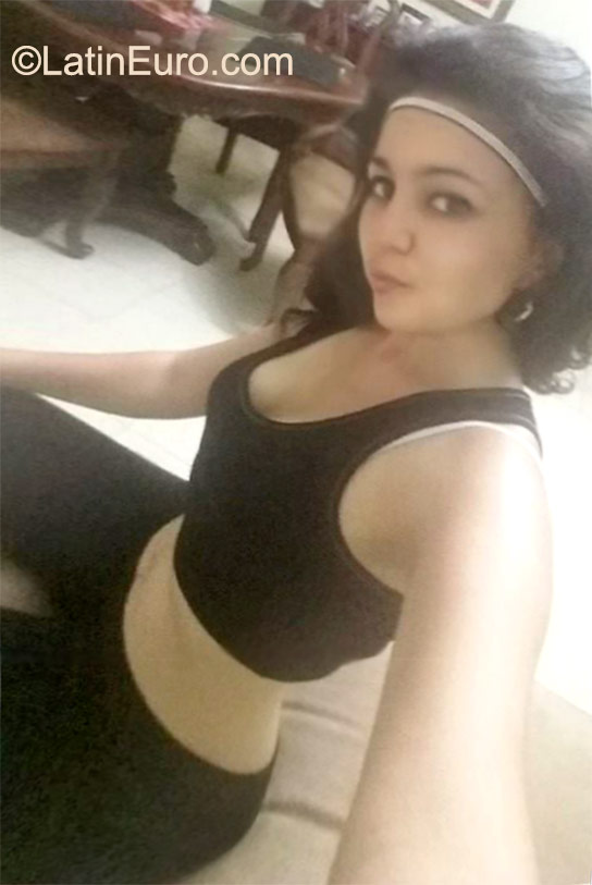 Date this beautiful Honduras girl Paola from Comayagua HN1720