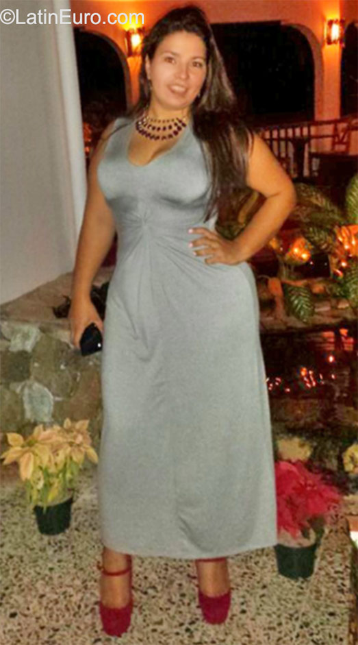 Date this stunning Honduras girl Samary from Tegucigalpa HN1731