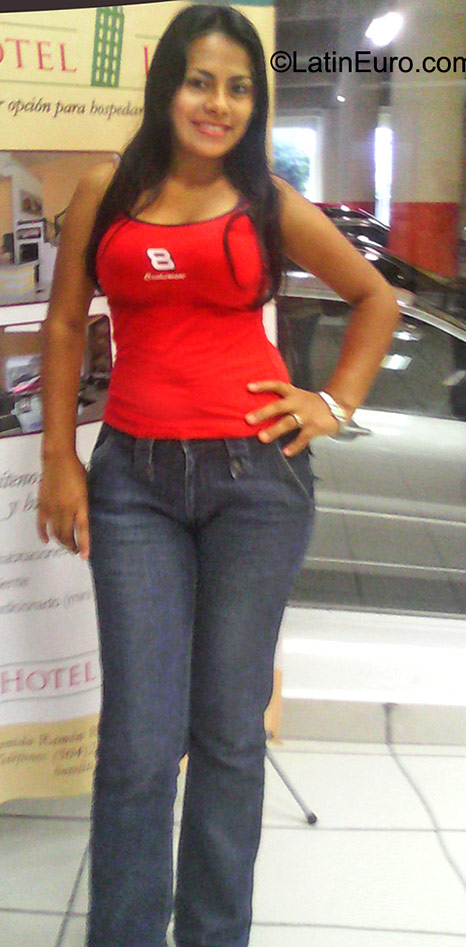 Date this lovely Honduras girl Elizabeth from La Ceiba HN1742