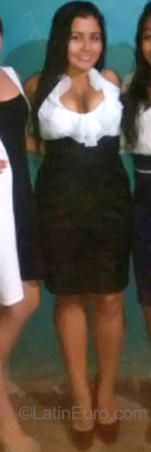 Date this nice looking Honduras girl Giselle from San Pedro Sula HN1776