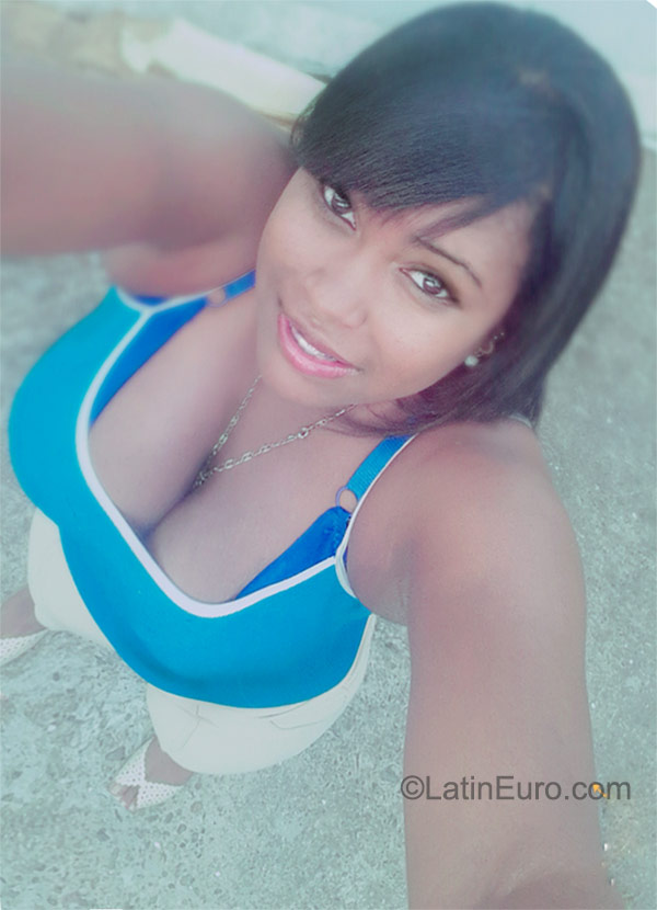 Date this charming Panama girl Cereziita from Panama City PA732