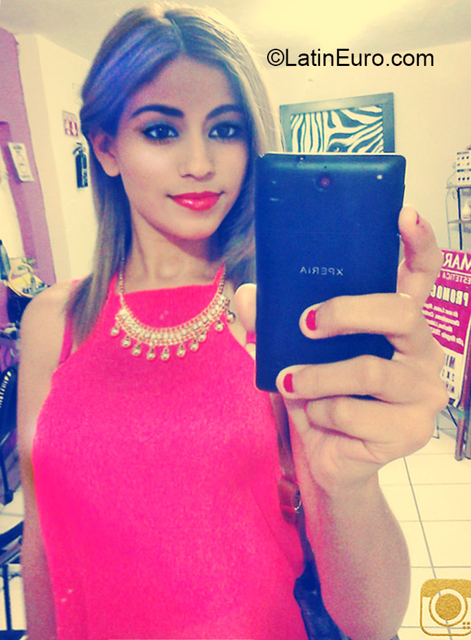 Date this gorgeous Mexico girl Judith from Durango MX1462