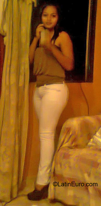 Date this beautiful Honduras girl Carolina from Comayagua HN1792