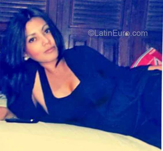 Date this cute Honduras girl Isis from Tegucigalpa HN1817