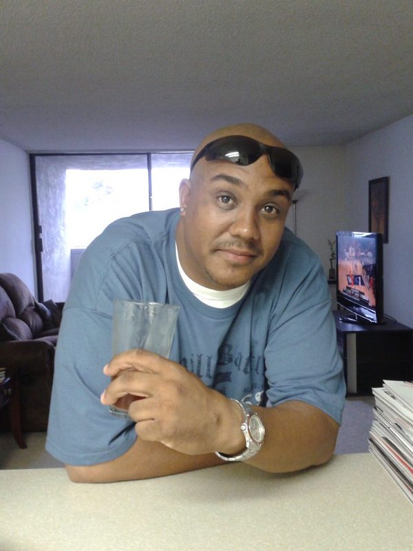 Date this happy United States man Tim from Los Angeles US16726