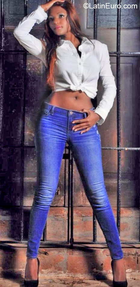 Date this georgeous Austria girl Heidy from Vienna AT53