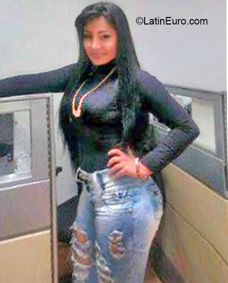 Date this athletic Panama girl Cristi from Panama City PA830