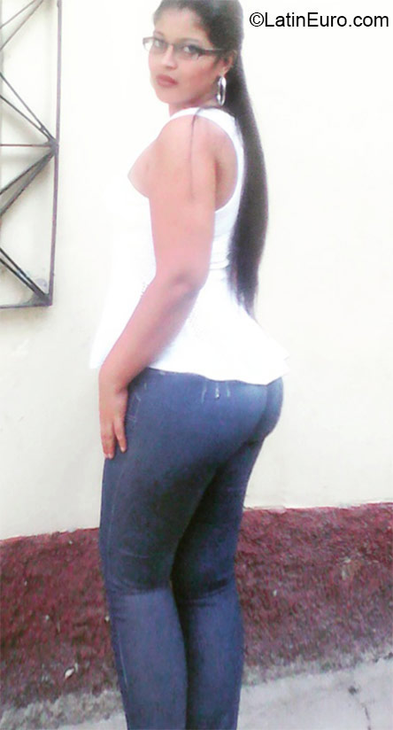 Date this cute Honduras girl Lizeth from San Pedro Sula HN1908