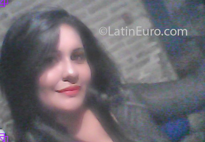 Date this nice looking Honduras girl Dany from  HN1944