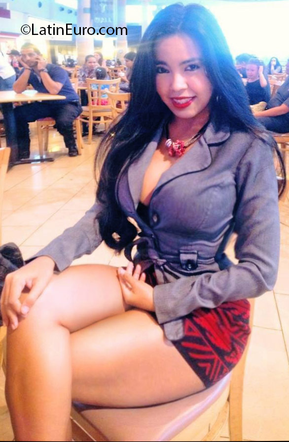 Date this hard body Honduras girl Sara from Roatan HN1978