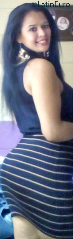 Date this nice looking Honduras girl Walkira from San Pedro Sula HN1987