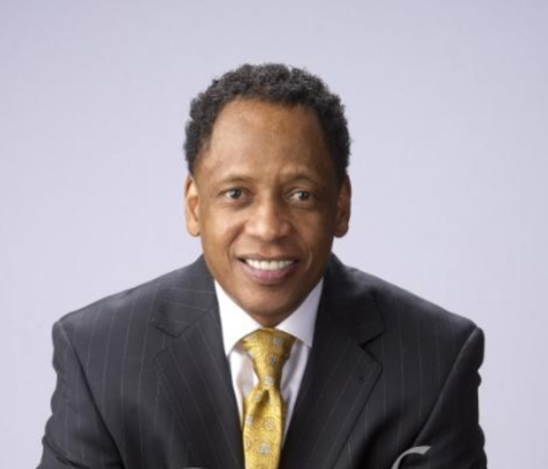 Date this tall United States man Roger from Los Angeles US16976