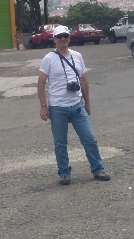 Date this cute Colombia man Cesar from Envigado CO18633