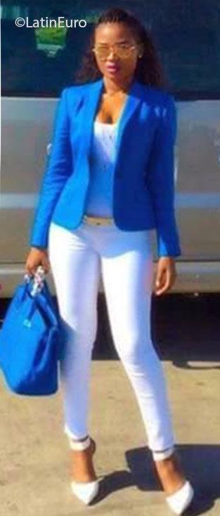 Date this hard body Jamaica girl Kariel from Kingston JM2258