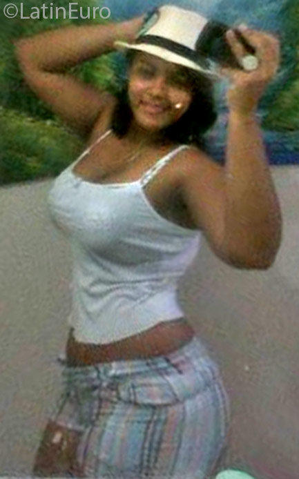 Date this voluptuous Panama girl Jenny from Panama City PA939