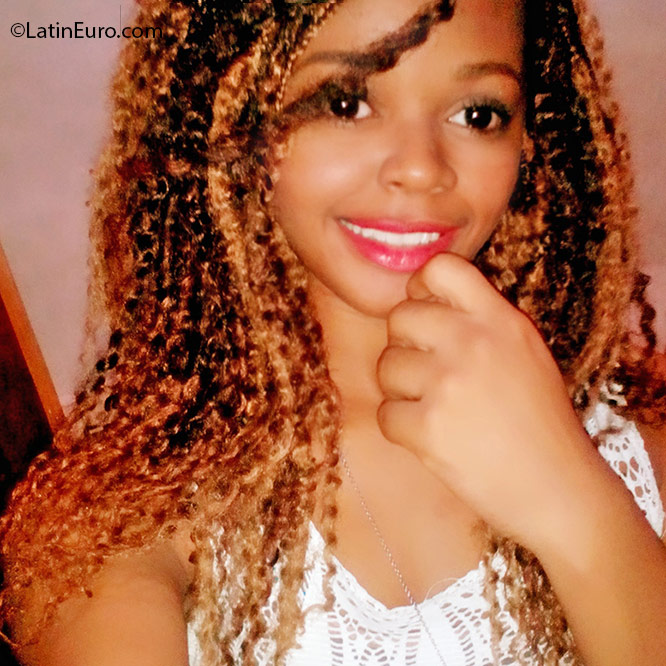 Date this hard body Honduras girl Kimberly from El progreso HN2105