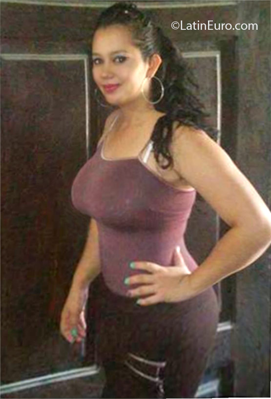 Date this pretty Honduras girl Selenia from San Pedro Sula HN2110