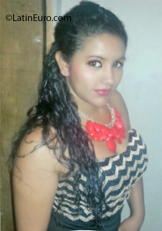 Date this sensual Honduras girl Lilian from Tegucigalpa HN2123