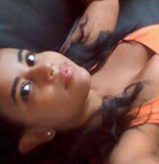 Date this foxy Brazil girl Carolina from Contagem BR9644