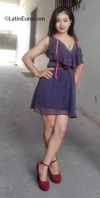 Date this georgeous Honduras girl Dania from Santa rosa de copan HN2180