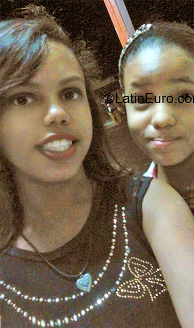 Date this hard body Brazil girl Crislane from Sao Luis BR9686