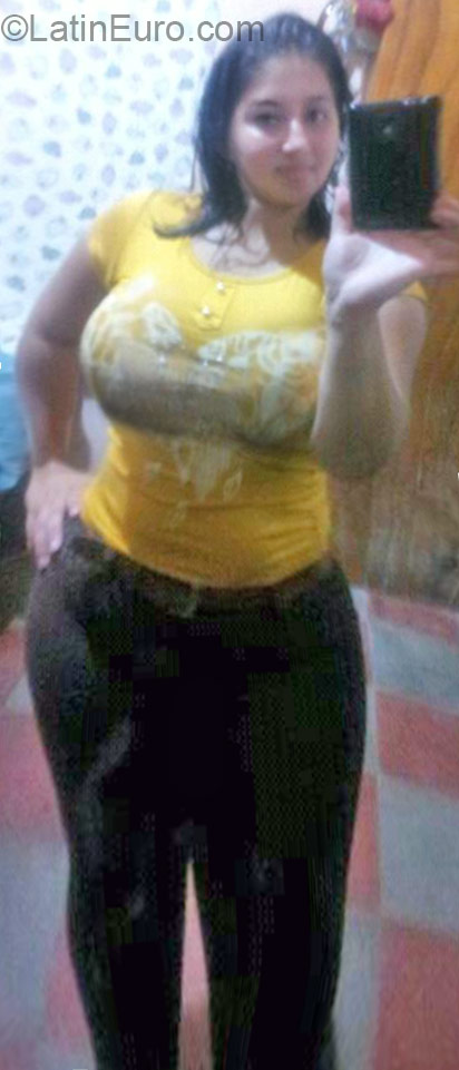 Date this fun Honduras girl Diana from Comayagua DO25973