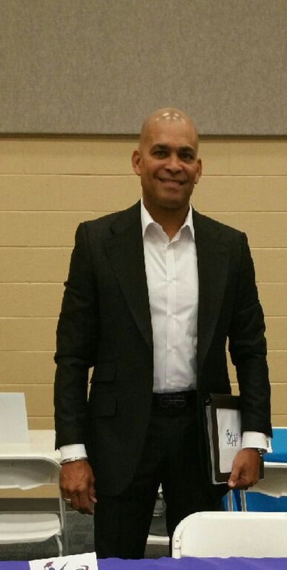 Date this pretty United States man ROBLEENEL from Atlanta US17432