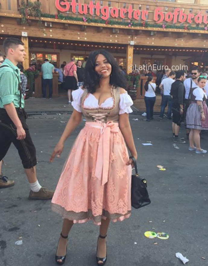 Date this lovely Germany girl Luanda from Stutgart BR9702