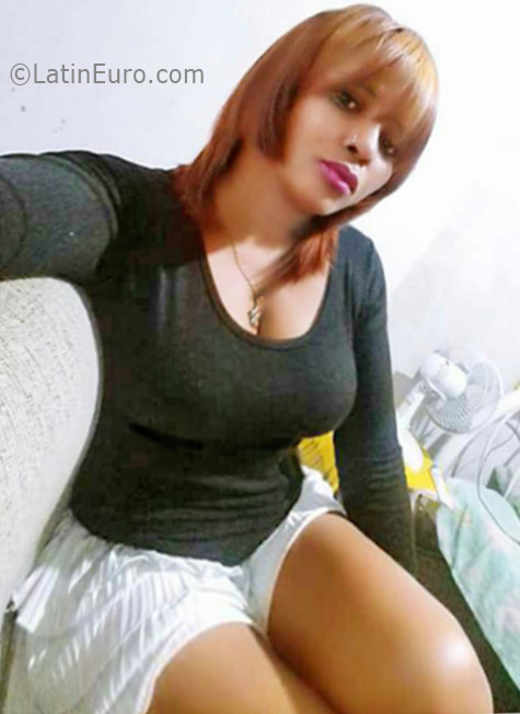 Date this athletic Brazil girl Jozi from Recife BR9727