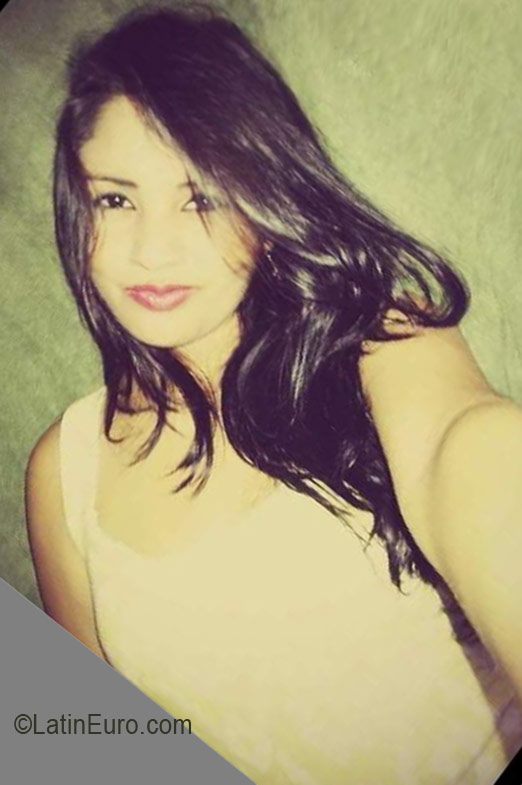 Date this delightful Honduras girl Claudia from San Pedro Sula HN2248