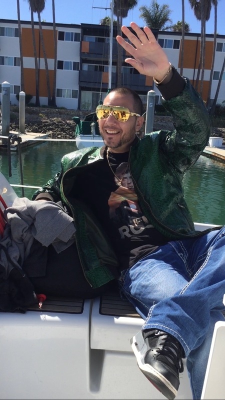 Date this happy United States man Crucifix from Oxnard US17693