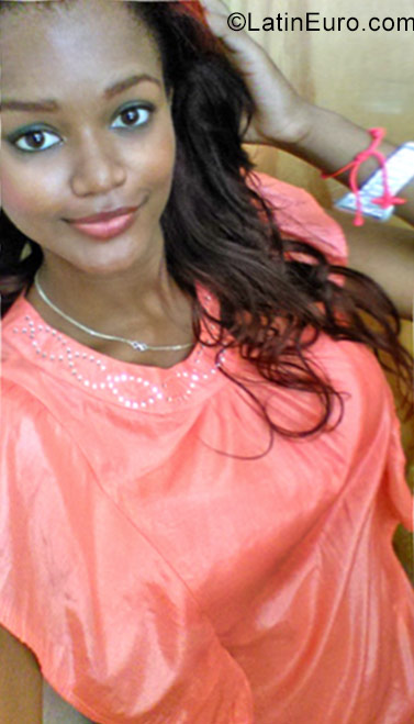 Date this athletic Dominican Republic girl Samy from Higuey DO26831