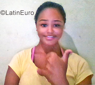 Date this hard body Brazil girl Vitoria from Varzea grande BR9844